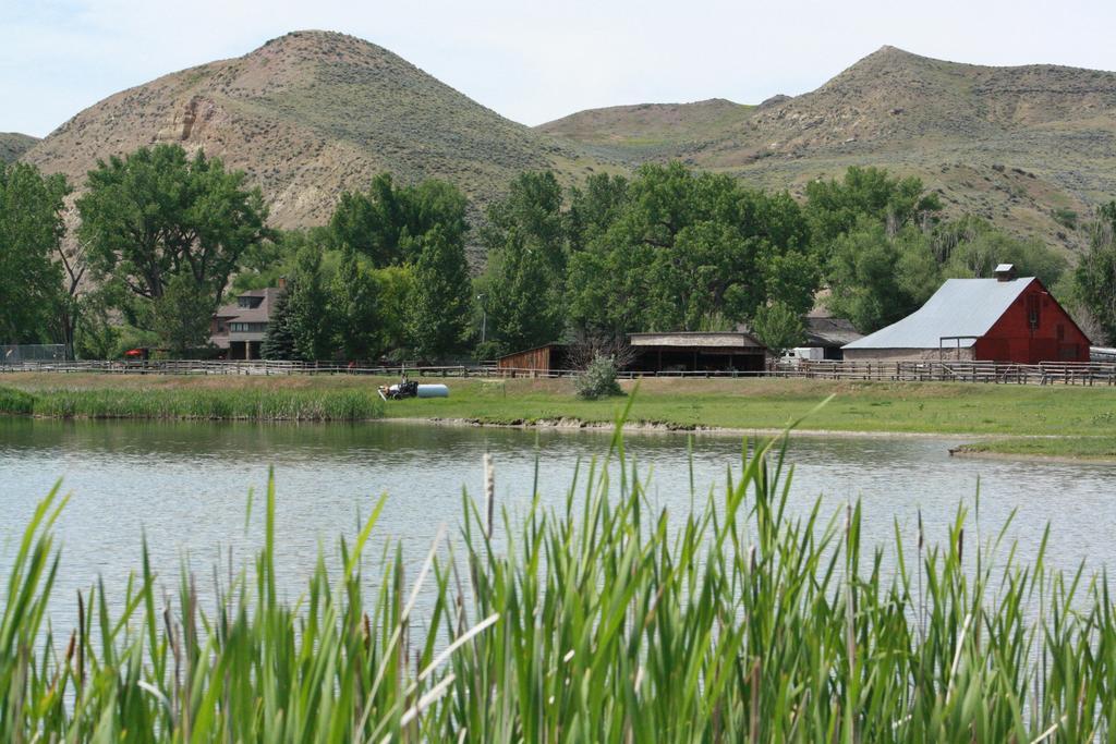 The Ranch At Ucross Hotel Exterior photo